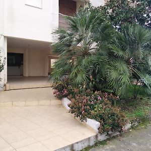 Hommie Apartment Amaliada Exterior photo