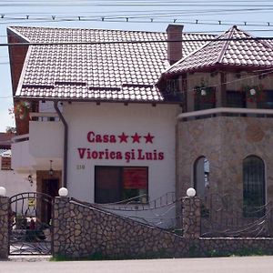 Отель Casa Viorica Si Luis Кымпулунг-Молдовенеск Exterior photo