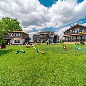 Hotel Complex Zlatnata Ribka Дуранкулак Exterior photo