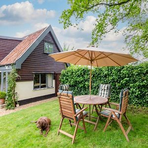 Rose Lodge Yaxham Exterior photo