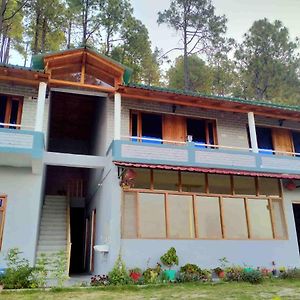 Odyssey Stays Binsar Panuanaula Exterior photo