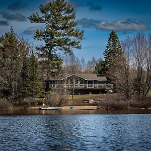 Perfect 3 Bedroom Waterfront Muskoka Cottage Парри-Саунд Exterior photo