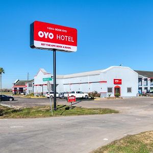 Oyo Hotel Rosenberg Tx I-69 Exterior photo