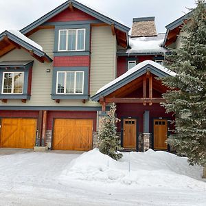 Pinnacle Ridge Chalets By Fernie Lodging Co Exterior photo