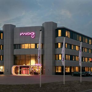 Отель Moxy Amsterdam Schiphol Airport Хоофддорп Exterior photo