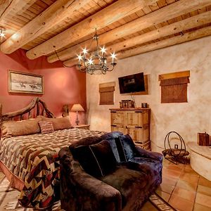 Cowboy Villa, 2 Bedrooms, Sleeps 4, Pool Access, Views, Fireplace Санта-Фе Exterior photo