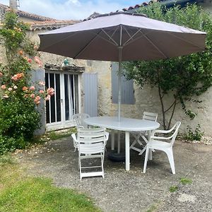 Bed and Breakfast Studio 1 Lit 140Cm Et 1 Lit 90Cm Saint-Mezard Exterior photo