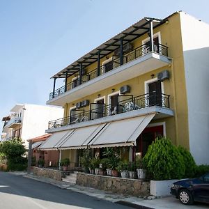 Petania Hotel & Apartments Ликсури Exterior photo