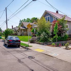 Comfy Family Home, Walkable Neighborhood + Patio! Портленд Exterior photo