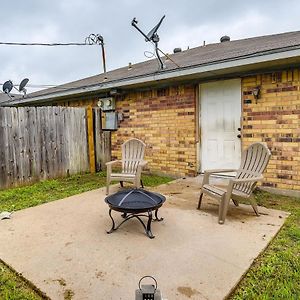 Waxahachie Townhome With Fire Pit 3 Mi To Downtown! Exterior photo