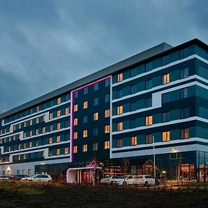 Отель Moxy Aberdeen Airport Дайс Exterior photo