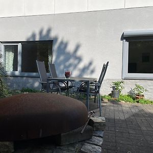 Ruhige Ferienwohnung Im Saarland Schiffweiler Exterior photo