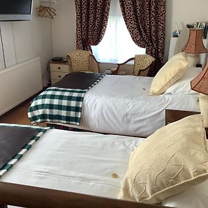 Bed and Breakfast Bwthyn Cudd Уэстбери Exterior photo