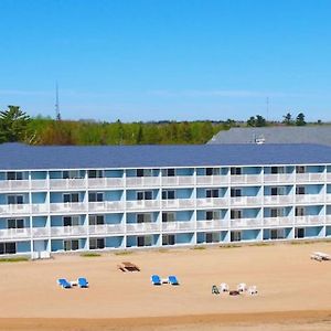 Great Mackinaw Beachfront Hotel Маккино Сити Exterior photo