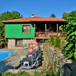 Вилла Къща край реката/ House by the river Vetrintsi Exterior photo