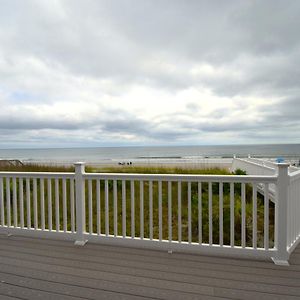 Oceanfront Vacation Home - East Эмералд-Айл Exterior photo