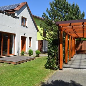 Вилла Large House With Parking, 30 Min To Prague Center Uvaly  Exterior photo