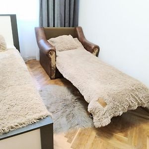 Comfortable Modern Apartment Львов Exterior photo