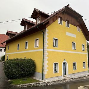 Отель Michlbauer - Kaufmann Aloisia Sankt Peter ob Judenburg Exterior photo