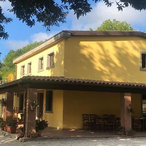 Timeless Holiday Home In Apecchio With Garden Exterior photo