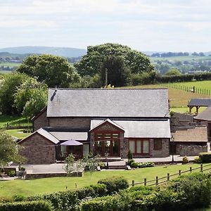 Bed and Breakfast Great Park Barn Абергавенни Exterior photo