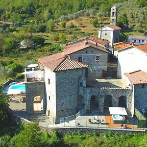 Апартаменты Flat With Heated Hot Tub And Shared Pool Casola in Lunigiana Exterior photo