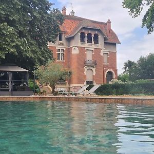 Bed and Breakfast Chateau Mezger Albefeuille-Lagarde Exterior photo