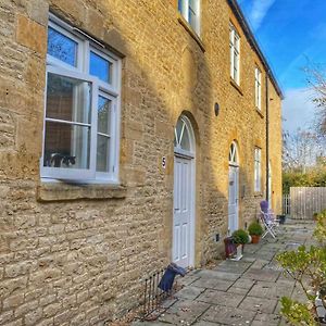 Апартаменты Cotswold Chapel, Sleeps Up To 5 In Kingsize Beds Чиппинг-Нортон Exterior photo