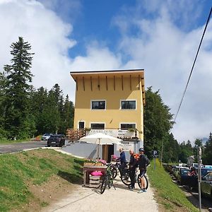 Отель Chalet Jaune Chamechaude Sarcenas Exterior photo