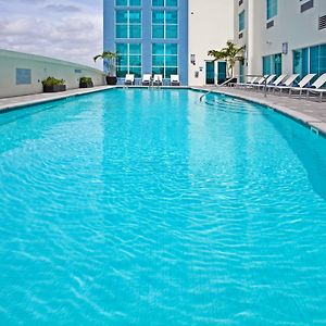 Crowne Plaza Hotel & Resorts Fort Lauderdale Airport/ Cruise, An Ihg Hotel Exterior photo