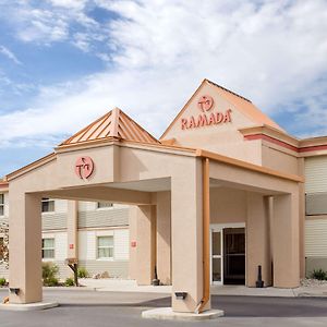 Отель Ramada By Wyndham Angola/Fremont Area Exterior photo