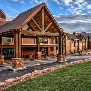 Holiday Inn Express Springdale - Zion National Park Area, An Ihg Hotel Exterior photo