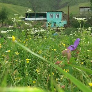 Отель Mountain House Xinaliq Exterior photo