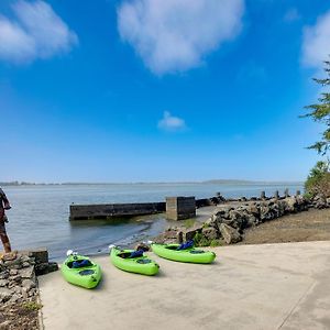 Вилла Waterfront Coos Bay Retreat With Boat Ramp, Kayaks! Exterior photo