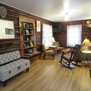 Вилла Comfy Log Cabin In Walking Distance Of Downtown Коди Exterior photo