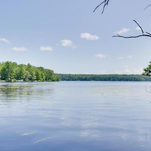 Вилла Spacious Cabin With Private Dock On Thompson Lake Оксфорд Exterior photo