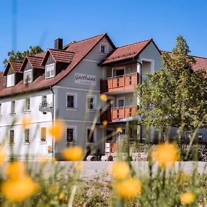 Отель Gasthaus Zur Linde Dombuhl Exterior photo