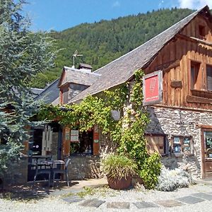 Отель L' Auberge Du Chateau Genos Exterior photo