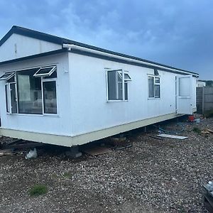 Mobile Home For Rent Hascombe Exterior photo