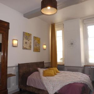 Bed and Breakfast Chambre D'Hotes Lariboisiere Фужер Exterior photo