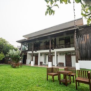 Croissant Hotel And Cafe Чианграй Exterior photo