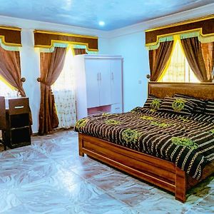 Select Delightful 1 Room 1 King-Sized Bed Абуджа Exterior photo