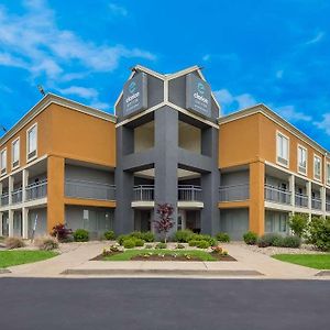 Отель Clarion Pointe Indianapolis Northeast Exterior photo