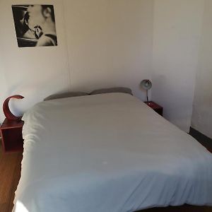 Bed and Breakfast Bnb 4 Personnes 5 Mn Metro Bourg Entree Et Sdb Independantes Лилль Exterior photo