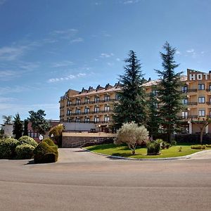 Hotel Rey Sancho Ramirez Somontano Sl Барбастро Exterior photo