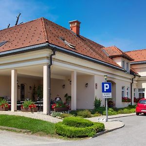 Gostisce - Guest House Stari Hrast Лютомер Exterior photo