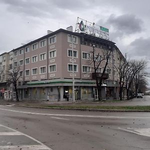 Отель Роял Шумен Exterior photo