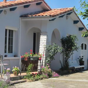 Bed and Breakfast Chambre D'Hotes De La Tuilerie Rion-Des-Landes Exterior photo