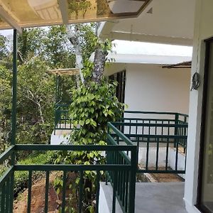 Atithi Homes , Vallakadavu Vandiperiyar Exterior photo