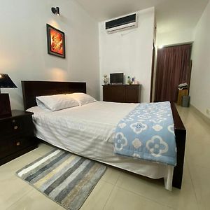 Cozy Ac Private Bedroom Gulshan 1 - 6Km Airport Дакка Exterior photo